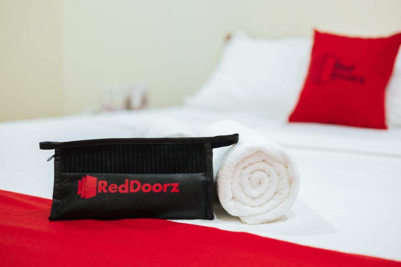 Reddoorz Premium Near Pristine Beach Пуэрто-Принцеса Экстерьер фото