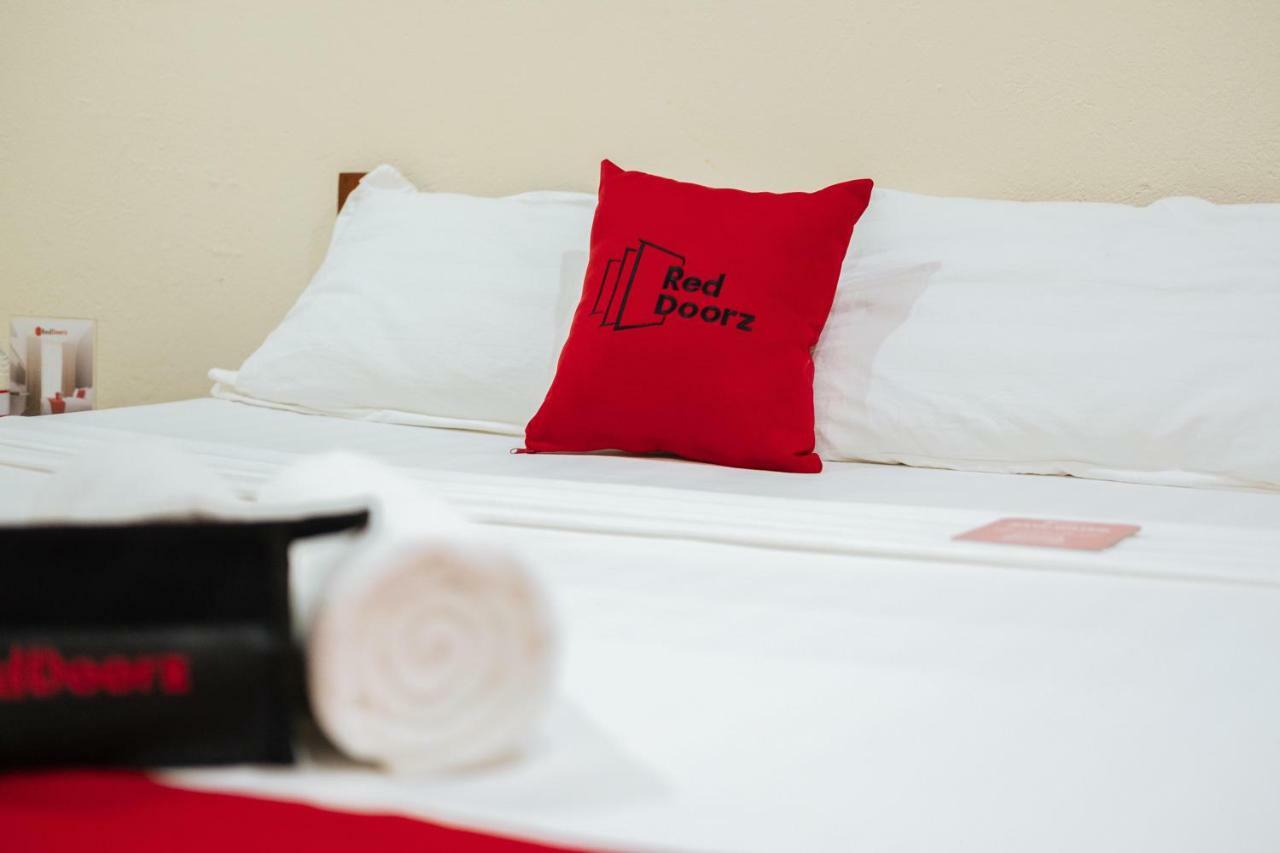 Reddoorz Premium Near Pristine Beach Пуэрто-Принцеса Экстерьер фото